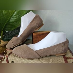 TOMS Julie Suede, Pointed Toe, V-cut Topline Flats!